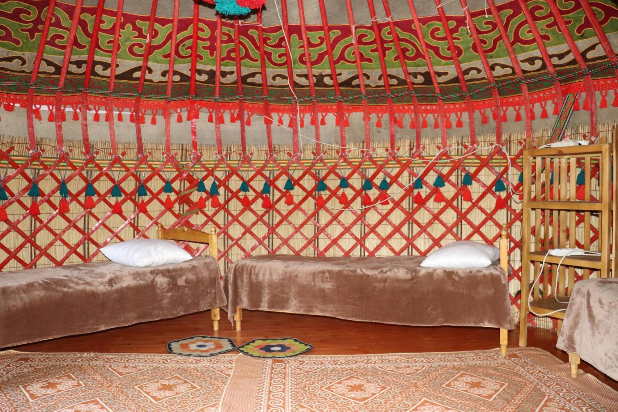 Happy Nomads Yurts & Hostel Karakol Exterior photo