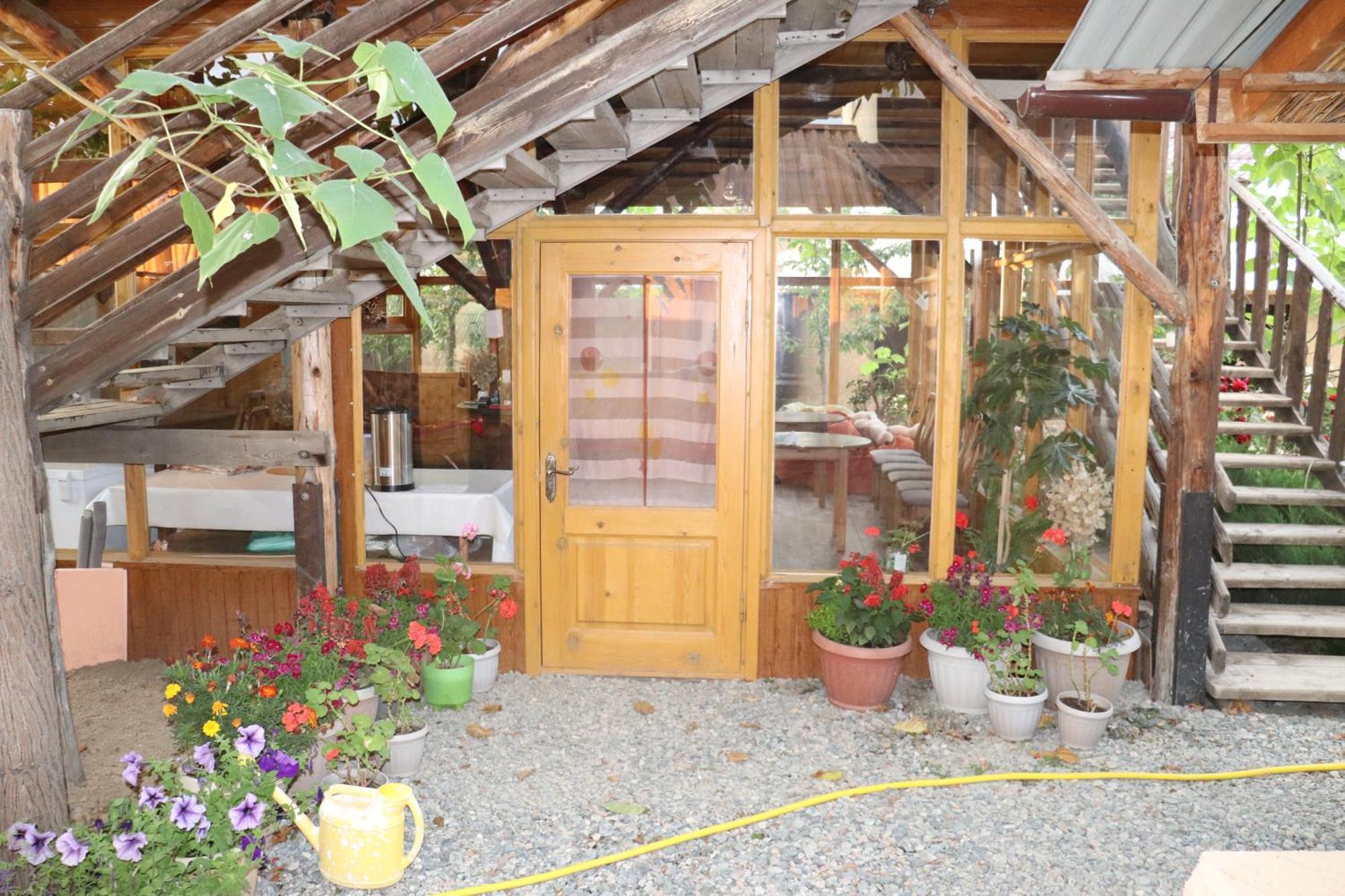 Happy Nomads Yurts & Hostel Karakol Exterior photo