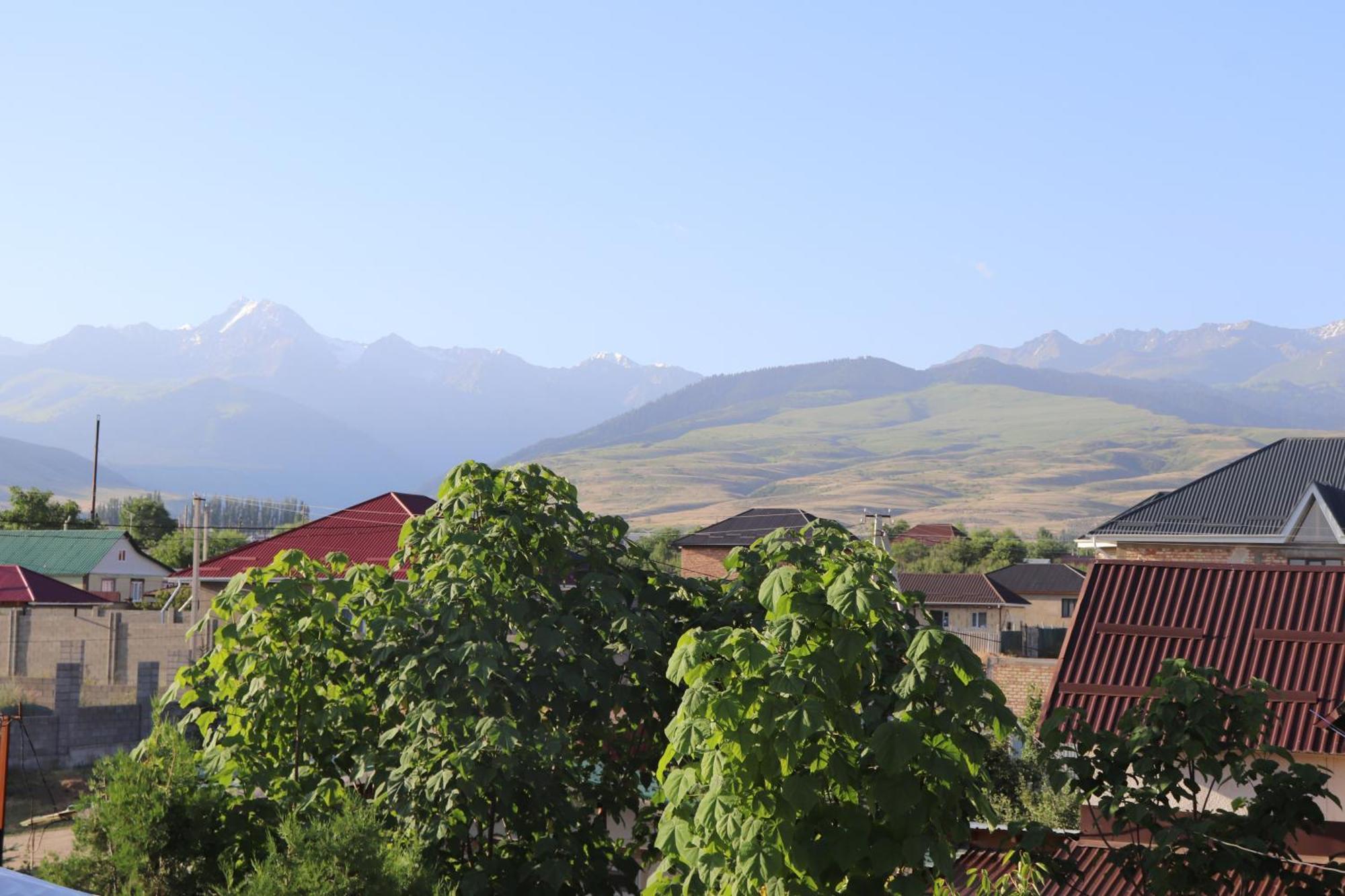 Happy Nomads Yurts & Hostel Karakol Exterior photo