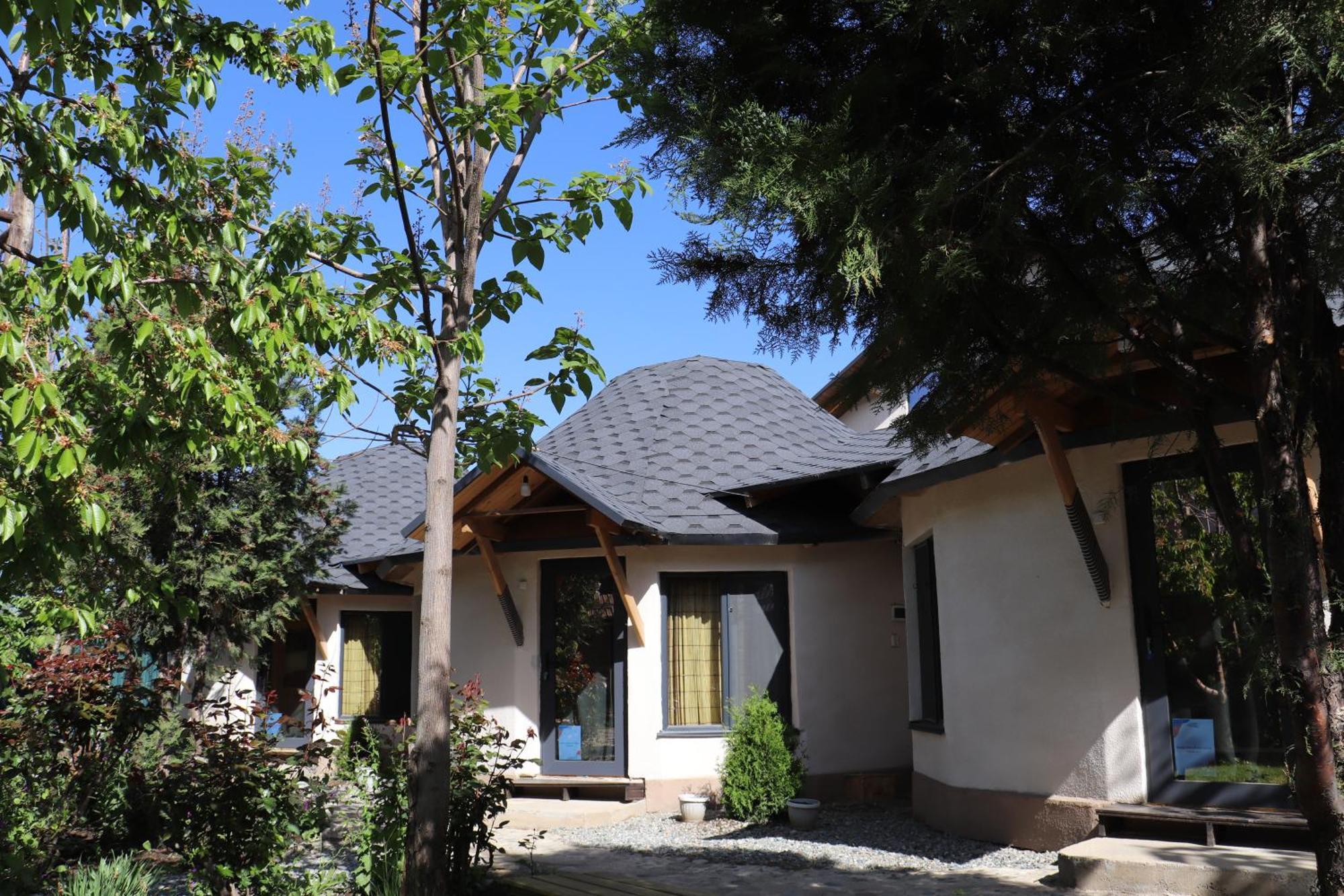 Happy Nomads Yurts & Hostel Karakol Exterior photo