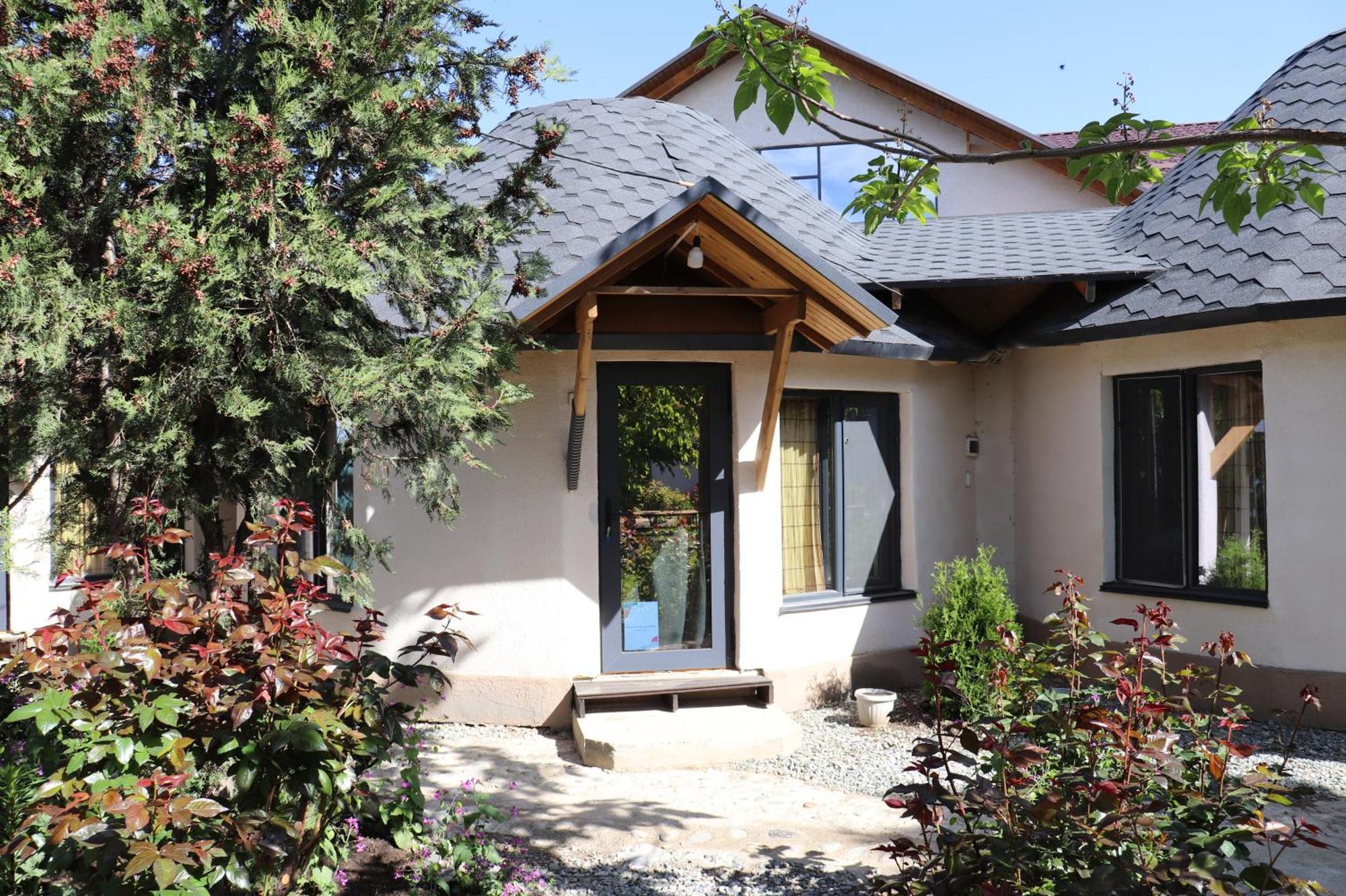 Happy Nomads Yurts & Hostel Karakol Exterior photo